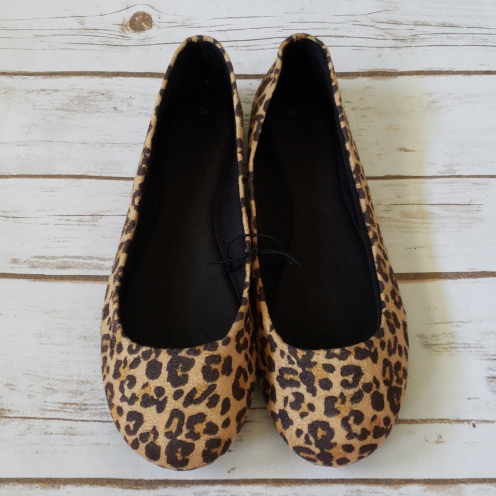 *1 PAIR LEFT!!* NWOT Leopard print flats - Picture 2 of 3